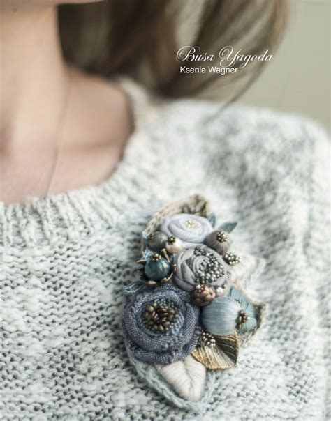 Брошь ручной работы 'На крыльях весны' | Fabric flower brooch, Fabric ...