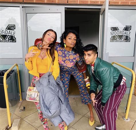 Netflix On Twitter How Is It Possible To Love The Cast From Sex Education This Much