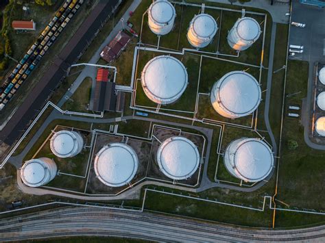 Stocks Fall, Oil explained