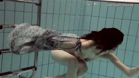 Loris Licicia Super Hot Underwater Swimming Naked