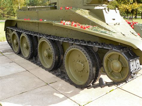 BT-5 (Bystrokhodny Tank) Walk Around Page 8