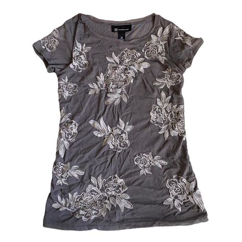 🌸embroidered Floral Top🌸 Gorgeous Gray Embroidered Depop