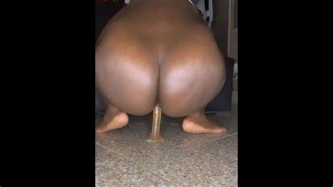 BIG BLACK ASS SLUT ANAL Riding Inch Dildo ON Floor BLACK AMATEUR ANAL