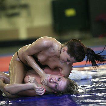Hot Lesbian Wrestlers Lyen Parker And Lucy Heart 18 Photos