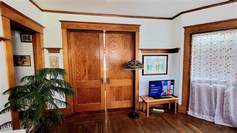 The gorgeous pocket doors in my Dad's 1901 Victorian : r/centuryhomes