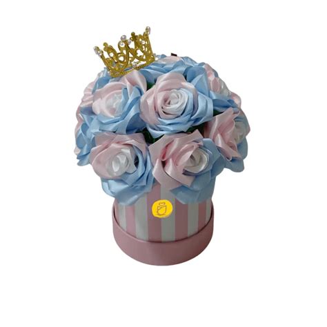 Ramo Con Rosas Azules Eternas Y Carrito Hot Wheels Hallys Pe