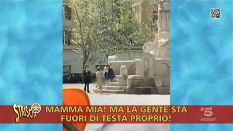 Turista Americana Si Fa Il Bagno Nuda Nella Fontana Di Piazza Testaccio