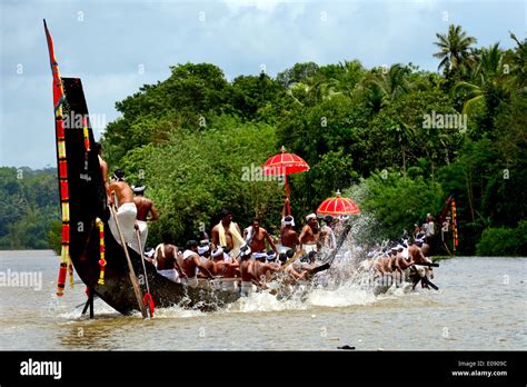 Aranmula Boat Race Stock Photo - Alamy