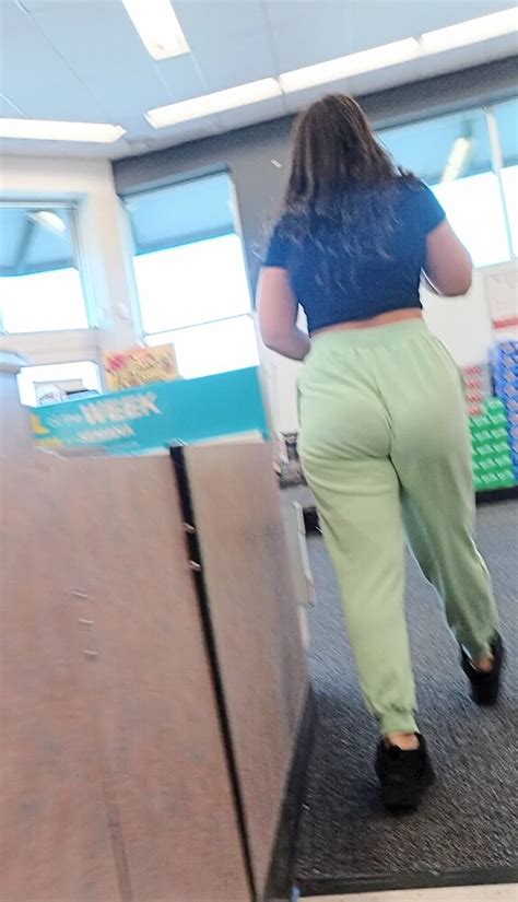 Nice Hungry Ass In Bright Colored Sweats Oc Ass Forum