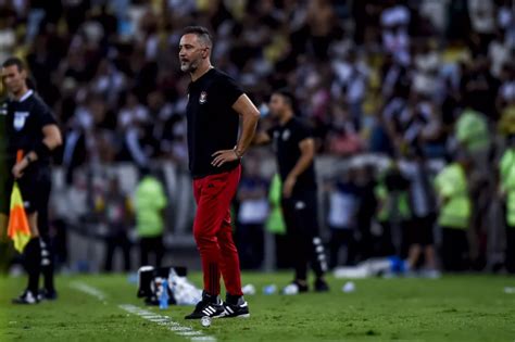 V Tor Pereira Tem Carta Na Manga Para O Duelo Contra O Fluminense