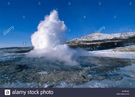 Strokkur Geyser Winter Stock Photos & Strokkur Geyser Winter Stock Images - Alamy