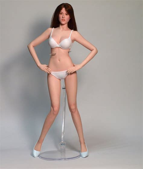 Nouveau Toys Blog Central Edaction 16 Realistic Female Prototype Figure