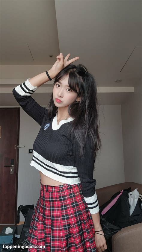 Jinnytty Nude OnlyFans Leaks Fappening Page FappeningBook