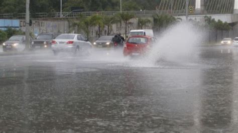 Rio entra em estágio de atenção por causa da chuva Rádio 93 FM