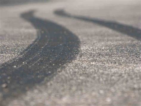 Tyre-skid-marks - EDGE3 Technologies