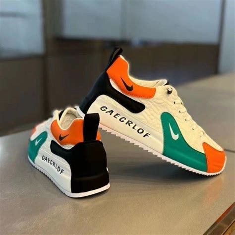 Кроссовки очень хорошего качества, есть размеры, также есть оптовые и ...