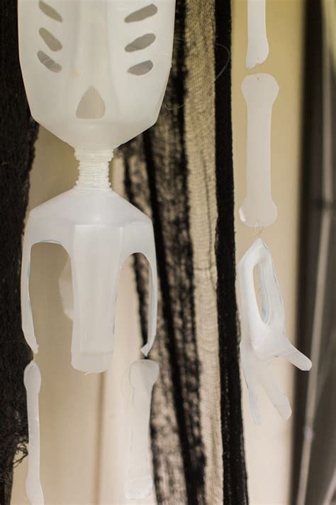 Milk Jug Skeletons | Easy DIY Halloween Decoration | DIY Skeleton Decor