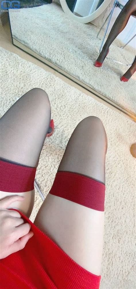 QiaoniuTT Nude Pictures Photos Playboy Naked Topless Fappening