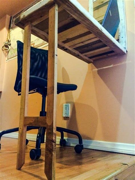 DIY Pallet Space Saver Computer Desk 101 Pallets