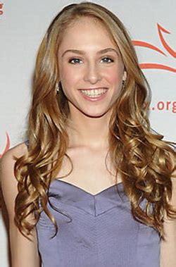 Aquinnah Kathleen Fox | Beautiful Young Celebrities Was Born After 1986