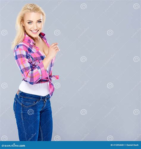 Mooie Goed Gevormde Rondborstige Blonde Vrouw Stock Foto Image Of N