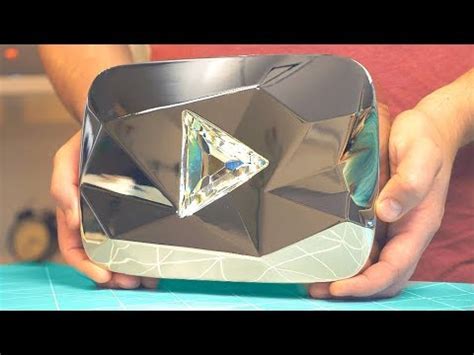 ПОЛУЧИЛИ БРИЛЛИАНТОВУЮ КНОПКУ YOUTUBE! - YouTube