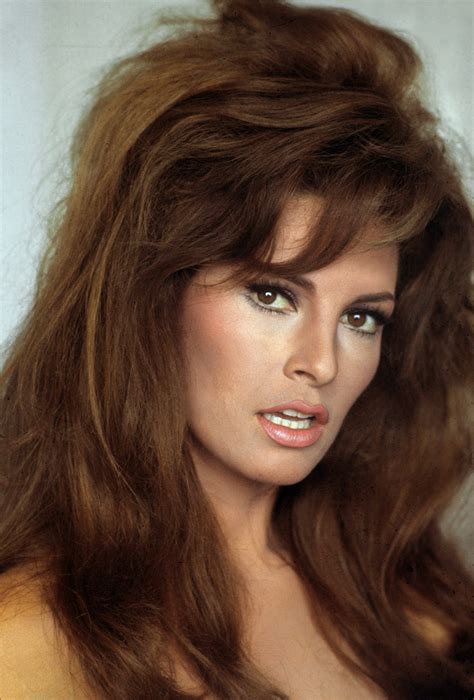 Пин от пользователя Mitchell Mclennan на доске Raquel Welch