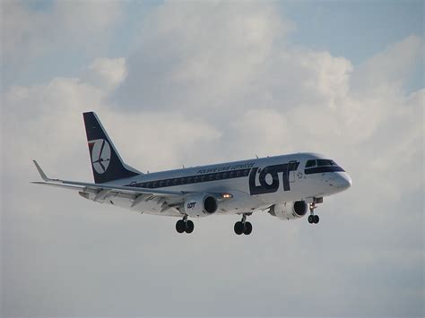 Росавиация сертифицировала самолеты Embraer Е170/175 - AEX.RU