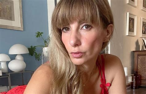 Macarena Venegas Impacta Con Su Tonificada Figura Patinando En Bikini Tecache Cl