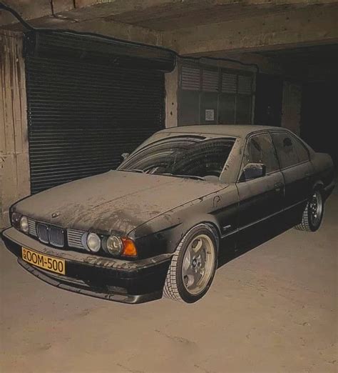 Pin By Mahmoud Ahmed On Bmw Classic Car Photoshoot Bmw E34 Bmw Suv