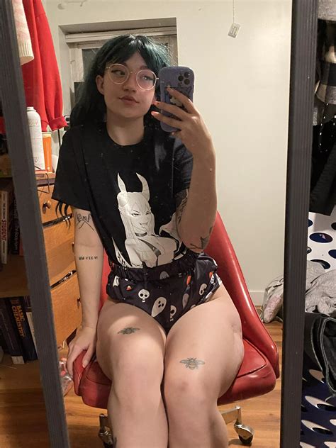 Happy Happy Saturday Nudes Thighs NUDE PICS ORG