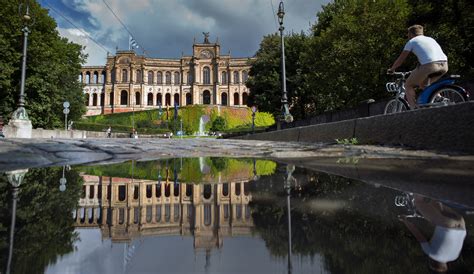 Zeugenaufruf Brandstifter zünden Fahrzeuge beim Maximilianeum Landtag