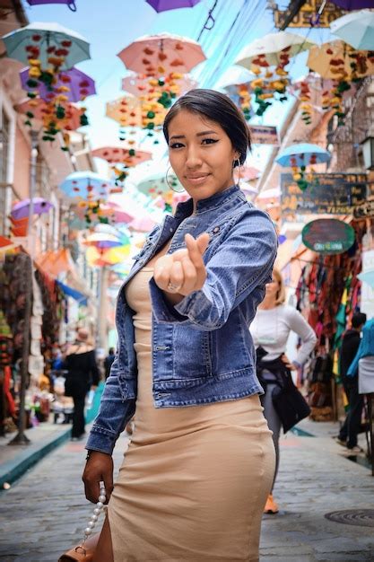 Premium Photo Vertical Photo Beautiful Latina Tourist On The Streets Of La Paz Bolivia Travel
