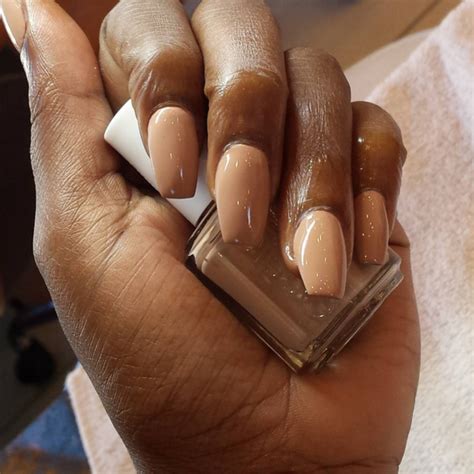 Nude Beauty Products That Actually Look Amazing On Brown Skin Tones Nail Colors Nail