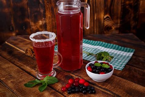 Морс из клюквы - польза и вред, состав, свойства