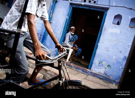 Boy Wearing Sandals Hi Res Stock Photography And Images Alamy