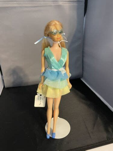 S Twist N Turn And Bendable Legs Barbie Doll Blonde Japan