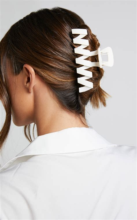 Krystine Hair Clip In White Showpo
