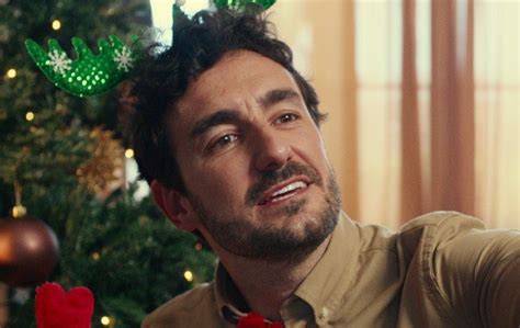 Netflix Estrena Smiley Su Nueva Serie De Amor Gay Con Miki Esparb Y Carlos Cuevas Reparto Y