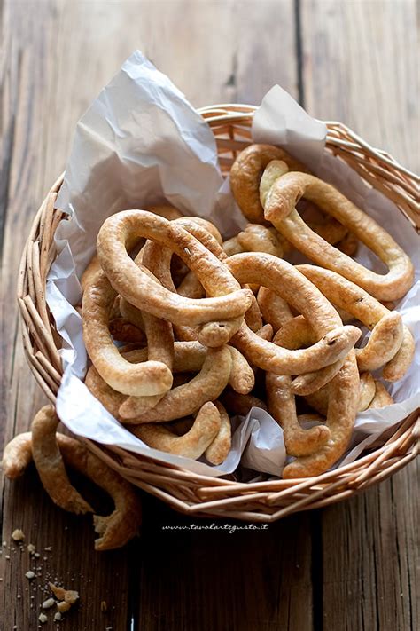 Taralli Al Finocchietto La Ricetta Tradizionale Passo Passo