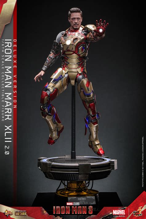 Hot Toys Iron Man 3 1 6th Scale Iron Man Mark XLII 2 0 Collectible Figure Deluxe