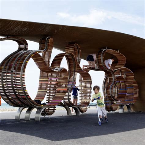 Хорошо сидим: 7 нескучных скамеек | Вокруг Света