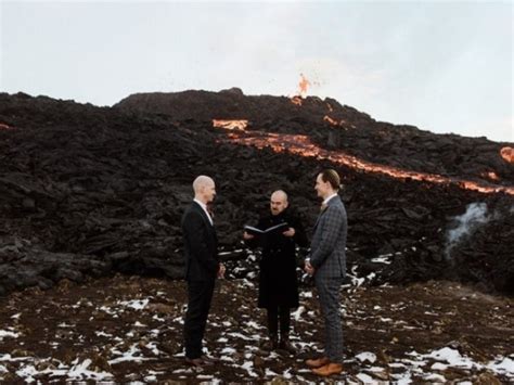 Pareja Gay Hace Su Boda Frente A Un Volc N En Erupci N