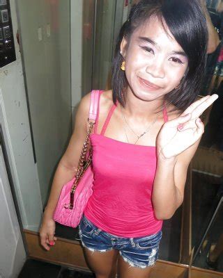 Petite Thailand Chick With Small Breasts Taking Shower And Toying Pussy Porn Pictures XXX