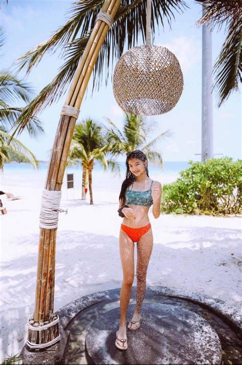 Cu C Chi N Bikini C A Rich Kid Nh Sao Vi T Con G I Quy N Linh C Y U Th Ch