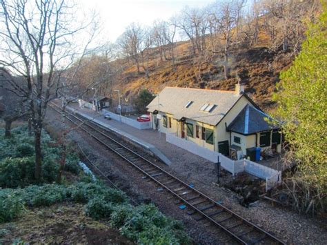 Stunning Cottage With Views Of Iconic Harry Potter Steam Train Hits The