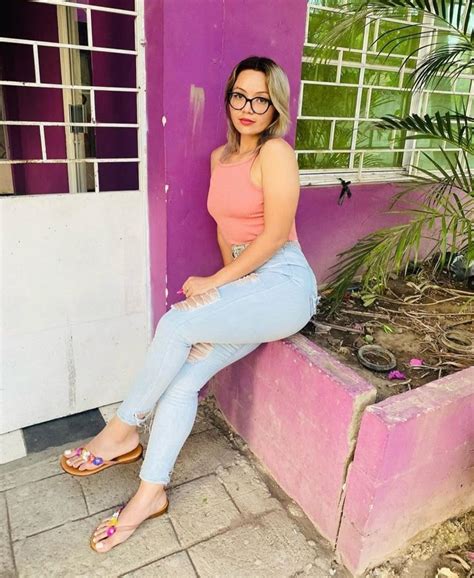 Beautiful Latina Girl Face Cute Glasses Casual Outfits Mens Outfits Women S Feet Cute