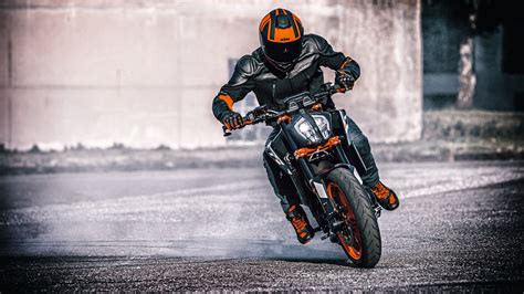 Ktm Duke Gp Roadster Naked Review Autotrader