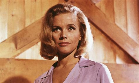 Honor Blackman A Pussy Galore De Contra Goldfinger Morre Aos