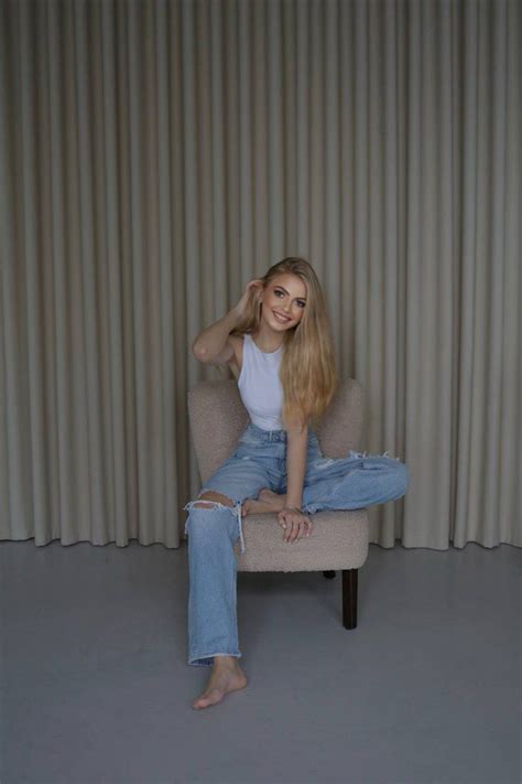 Beautiful Yulia Y O From Lodz With Blonde Hair Id Ladadate